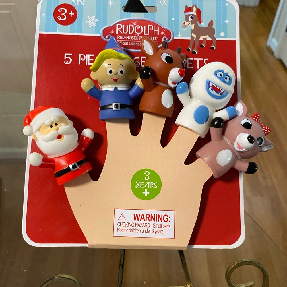 Brand New Rudolph 5 pcs Puppets